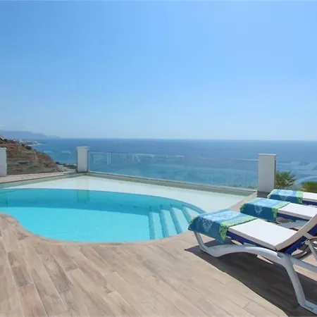 Villa Jaz *