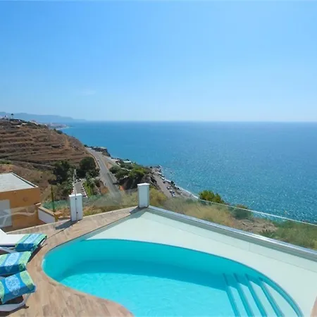 Villa Jaz *
